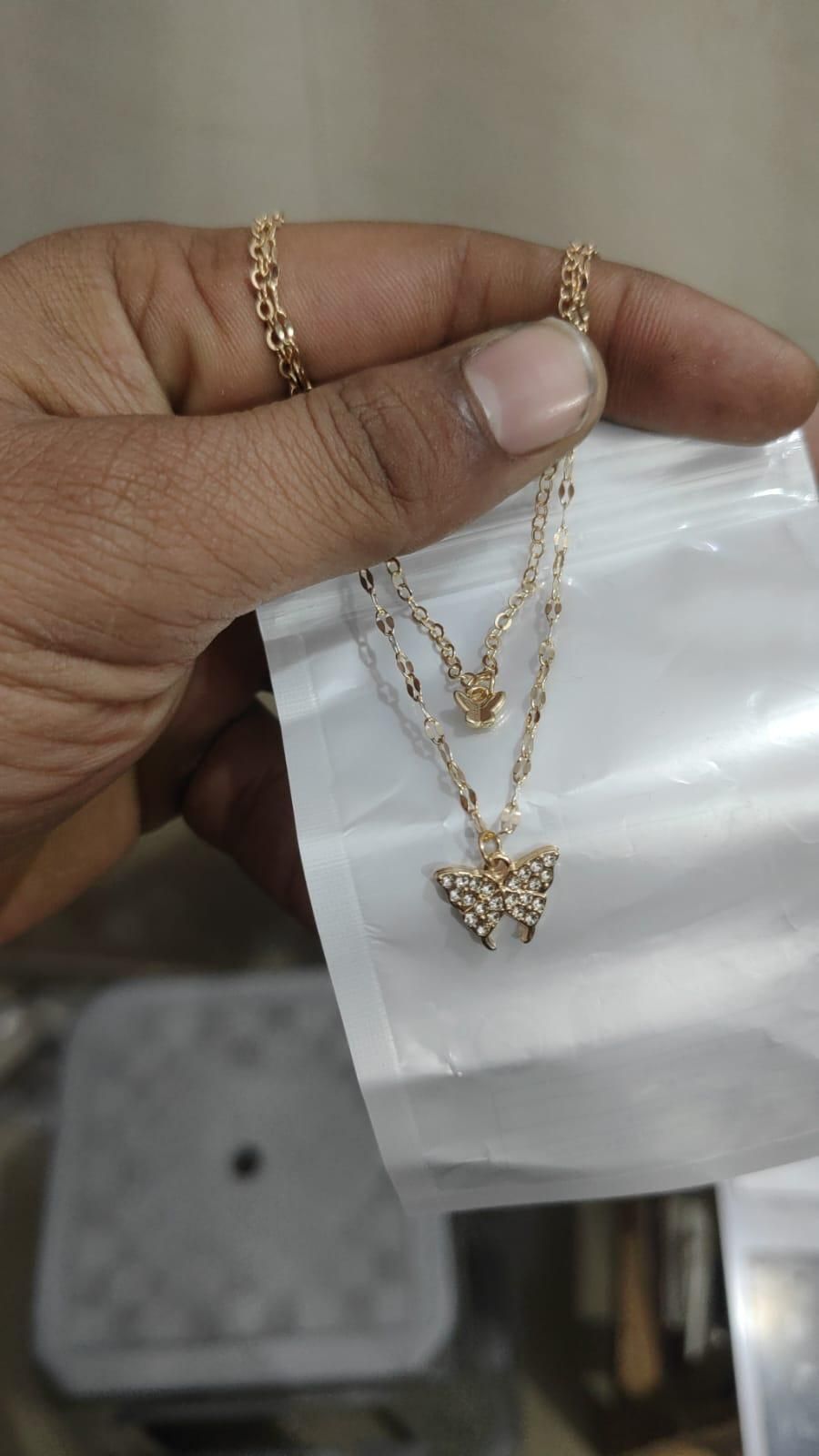 Clavicle Chain Necklace (Gold)